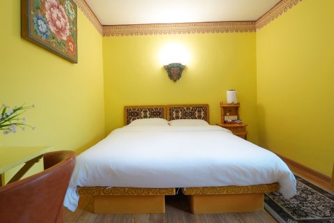 拉萨八宝宾馆(八廓街大昭寺店)