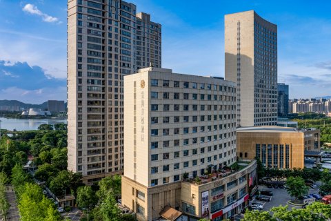 宁波宁海金海美悦酒店(天明湖公园宁海站店)