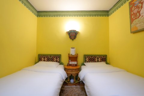 拉萨八宝宾馆(八廓街大昭寺店)