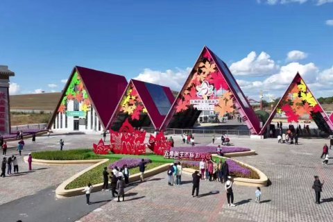 牧日腾民宿(代钦塔拉影视基地店)