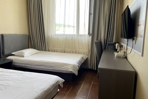 V5连锁酒店(白山轴承店)