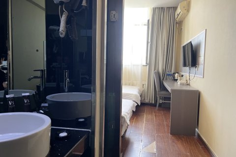 V5连锁酒店(白山轴承店)