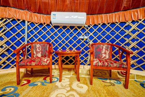 呼伦贝尔市陈巴尔虎旗金骄草原非遗传统蒙古包民宿