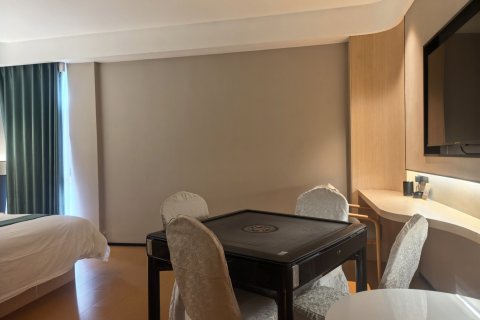 弥勒三龙酒店(湖泉温泉生态园红河水乡店)