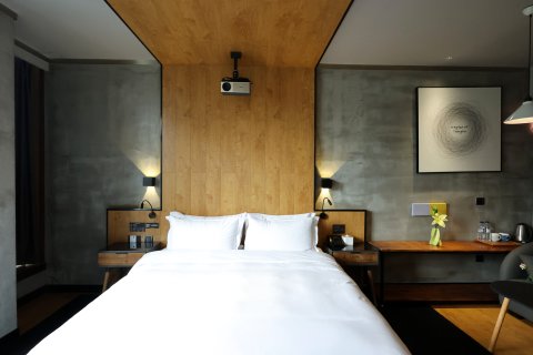 贵阳BlackHotel黑探酒店(喷水池大十字店)