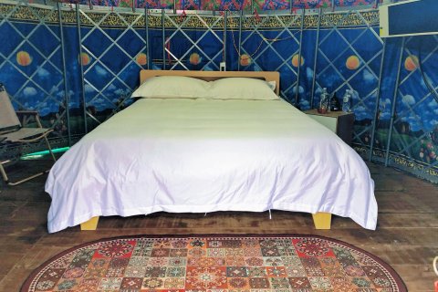 尼勒克湖光牧野仙女湖自驾营地民宿