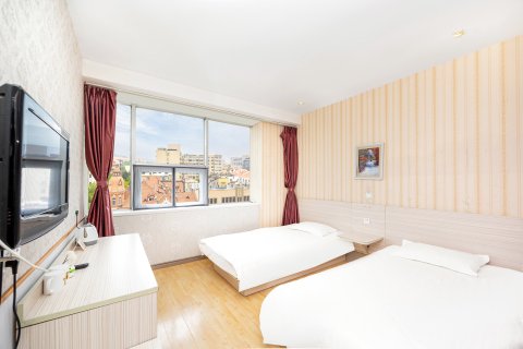 易捷商务酒店（青岛栈桥中山路店）