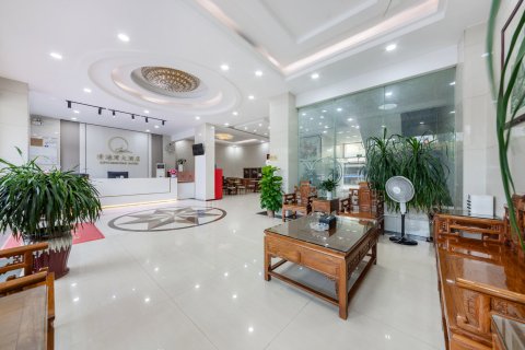 郁南清港湾大酒店