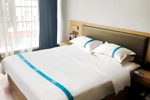 格菲酒店(兴化牌楼中路郑板桥故居店)