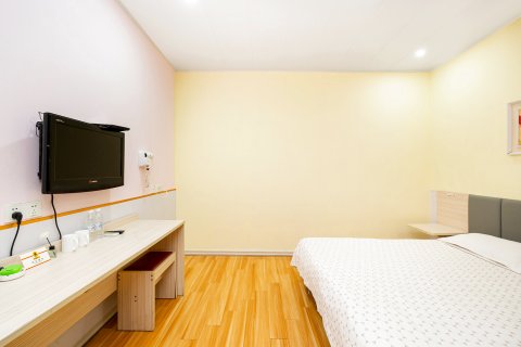 易捷商务酒店（青岛栈桥中山路店）