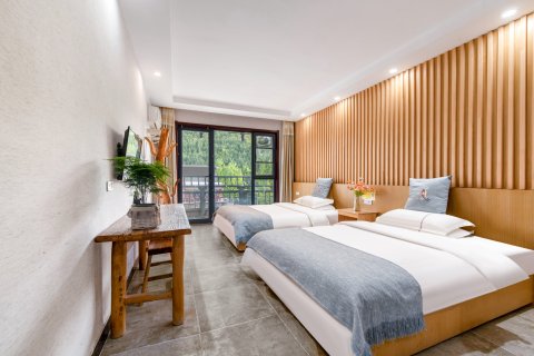 汀云民宿(云台山岸上服务区店)