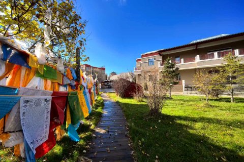 西宁香巴林卡酒店