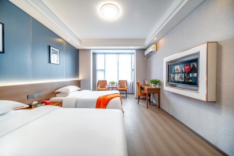 凯里宾驰酒店(凯运大道店)