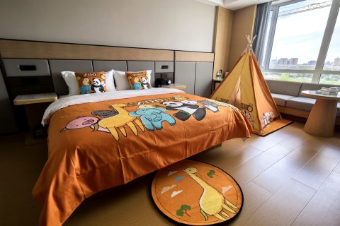 赤峰金狮皇冠酒店(钢铁街店)