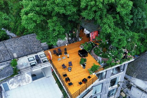 九野半山全景民宿(凤凰古城店)