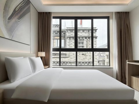 稻城亚丁象牙山假日酒店