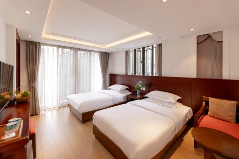 古城大院里人文度假酒店