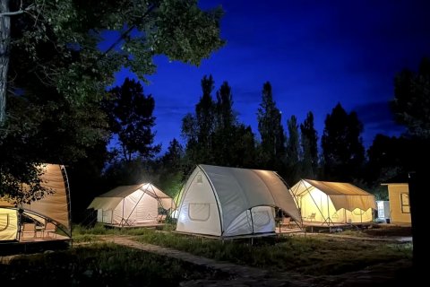 唐布拉蜜栈星空露营地