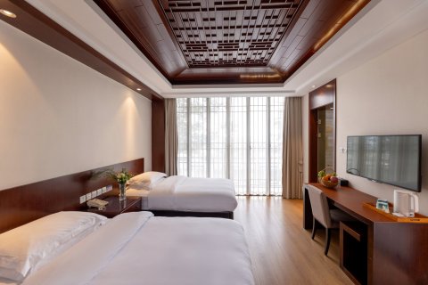 古城大院里人文度假酒店