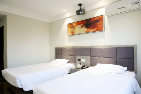 美达酒店(咸宁南站万达店)