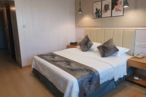 天友大酒店(重庆两路口地铁站儿童医院店)