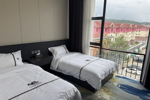 岗仁波非遗酒店