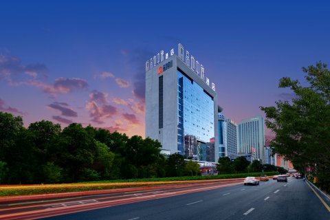 高地中欣酒店(新疆维吾尔自治区博物馆美美购物中心店)