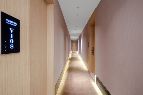 昆明半舍湖畔客栈(滇池海埂大坝店)