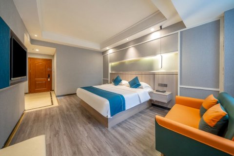 金铂莱精品酒店(平果体育馆文化公园广场店)