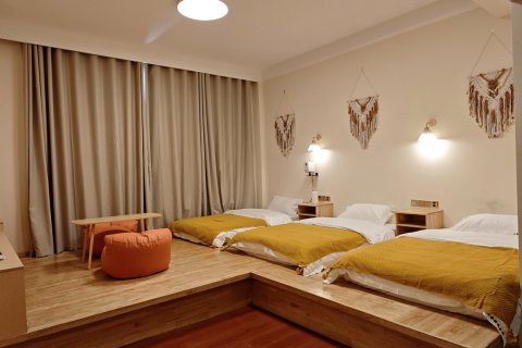 定日昭山睦舍客栈