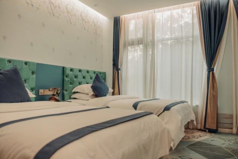 周至水街·爱在路上文化主题酒店