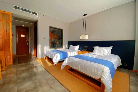 新乡金谷湖畔酒店(大桥悦时代购物广场店)