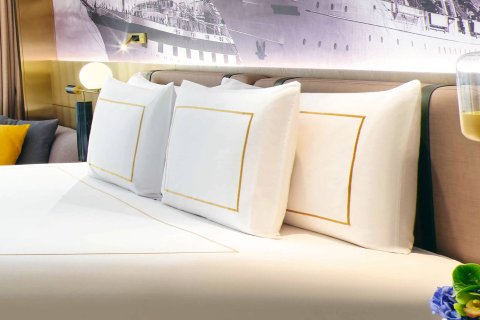 苏州金鸡湖中茵皇冠假日酒店