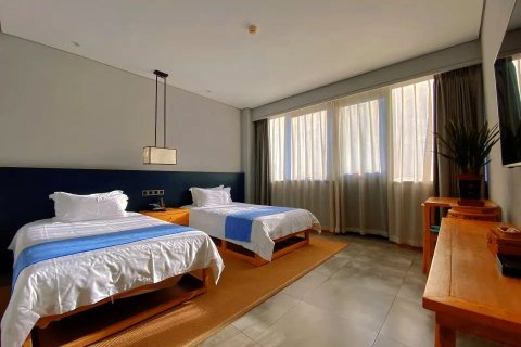 新乡金谷湖畔酒店(大桥悦时代购物广场店)