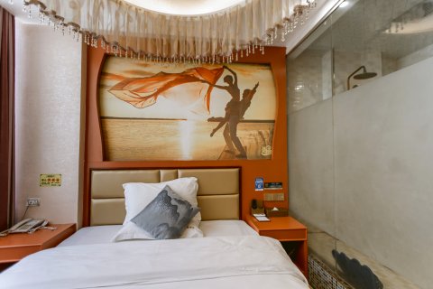 独山尚品主题酒店(县人民医院店)