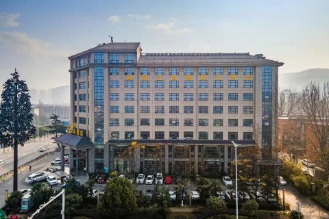 冠江南国际酒店(襄阳职业技术学院店)