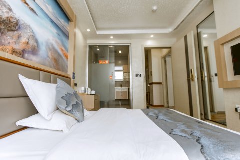 独山尚品主题酒店(县人民医院店)