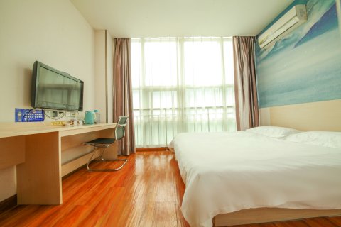 柏蔓酒店(济南火车站店)