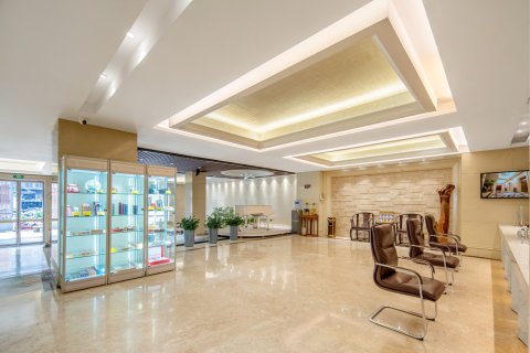 洛阳新天鹅国际大酒店(解放路地铁换乘站店)