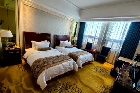 平舆圣菲国际酒店