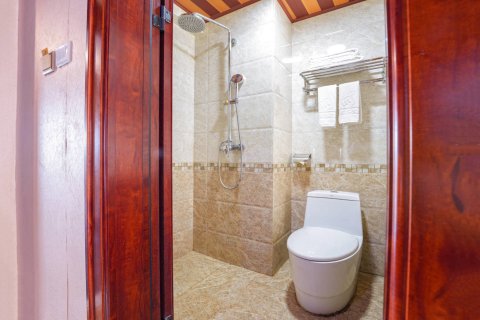 西双版纳石宝大酒店(告庄星光夜市店)