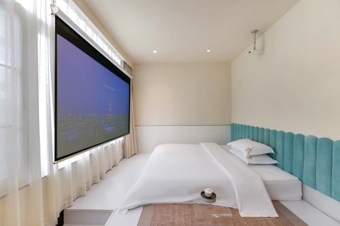 柏邻鸟·民宿(万象城龙眼路美食街店)