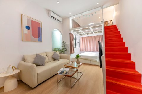 柏邻鸟·民宿(万象城龙眼路美食街店)