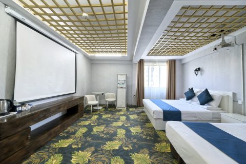 艾瑞精品酒店(张掖大佛寺高铁西站店)