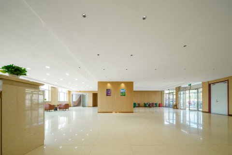 乌兰布统新多兰酒店