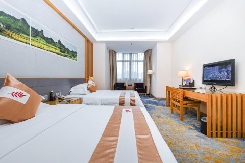 巴马华昱假日酒店