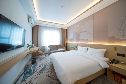 达州兰郡假日酒店(阳光耍都美食街店)