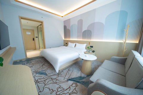 达州兰郡假日酒店(阳光耍都美食街店)