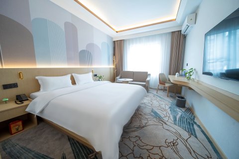 达州兰郡假日酒店(阳光耍都美食街店)