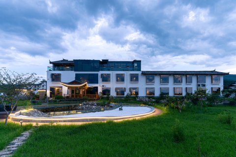 遇见·边居 Own the moment·全景花间度假客栈(拉市海店)